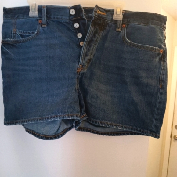 Old Navy Pants - Old Navy Women's button up jean shorts